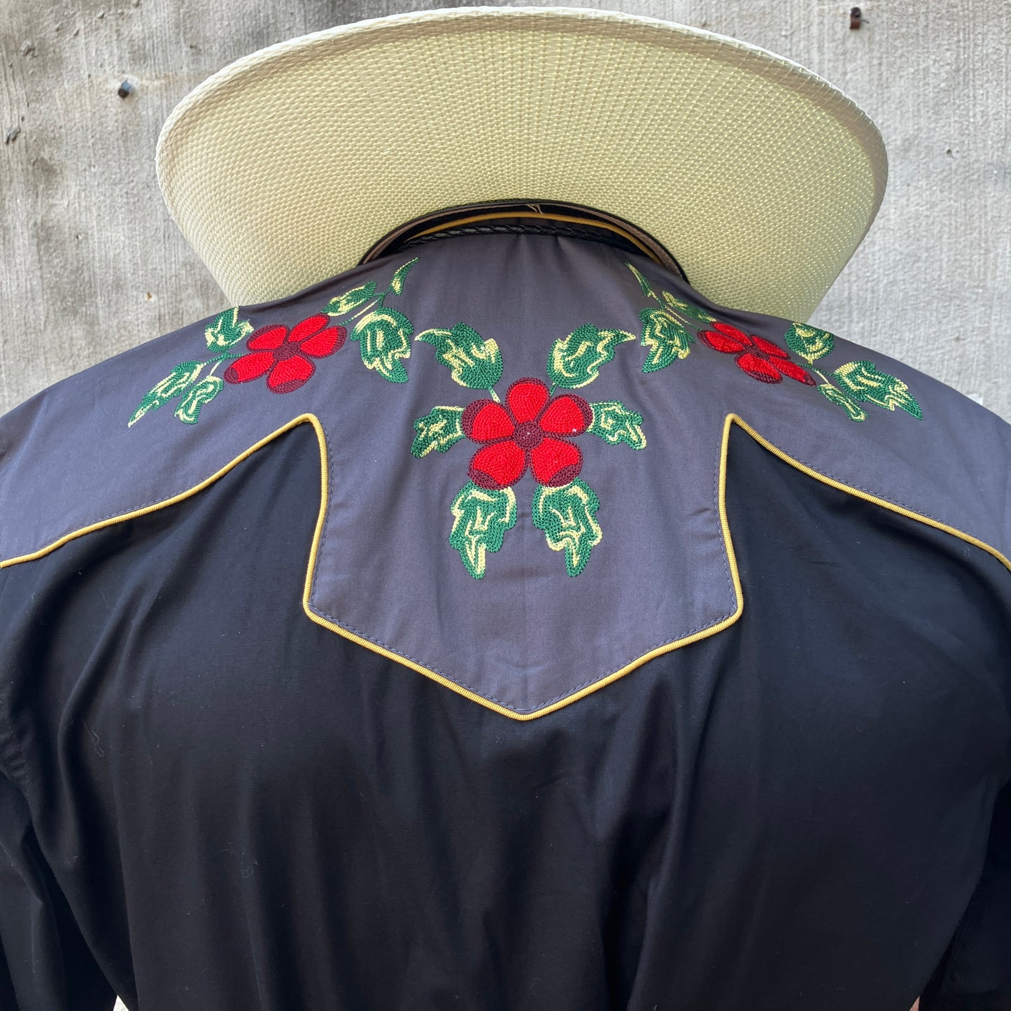 6846 Men's 2-Tone Floral Embroidered Western Shirt