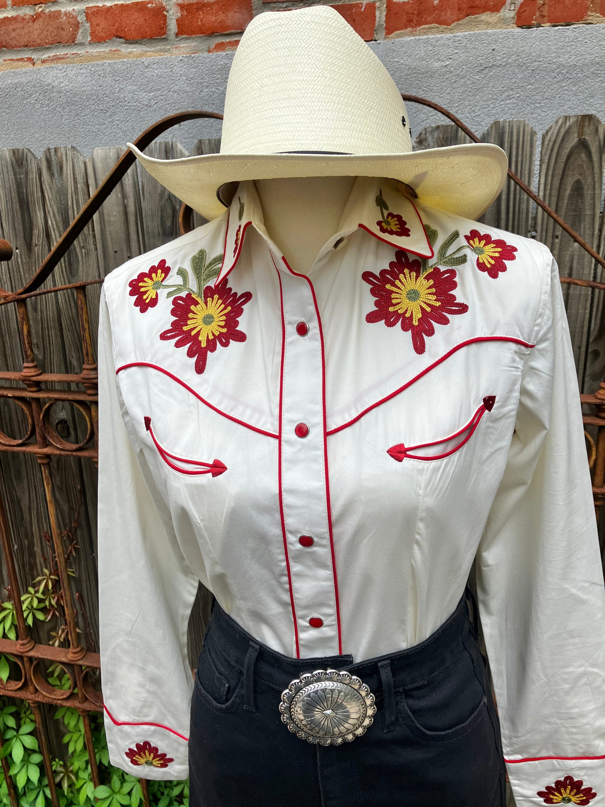 Women's Vintage Floral Embroidered Western Shirt